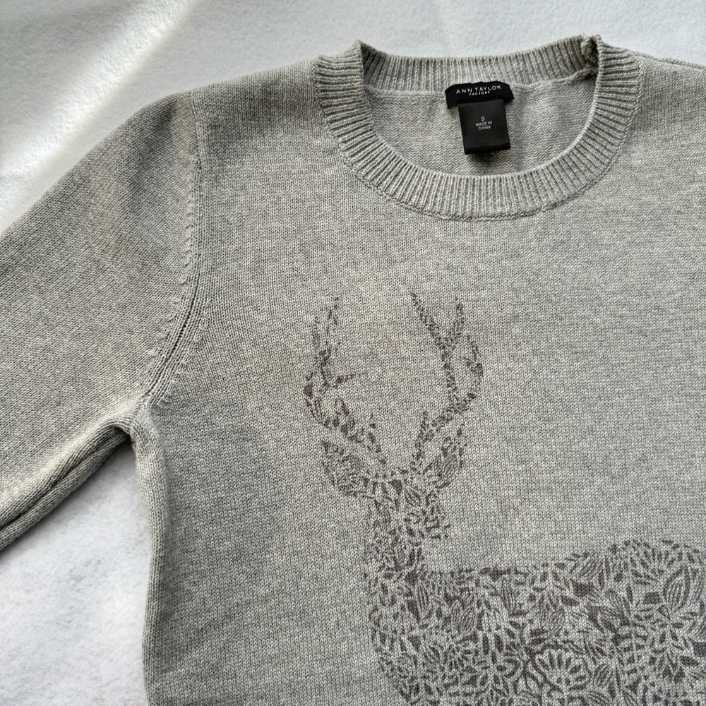 Reindeer Gray Sweatshirt Crew Neck Pullover, EUC - Picture 7 of 16